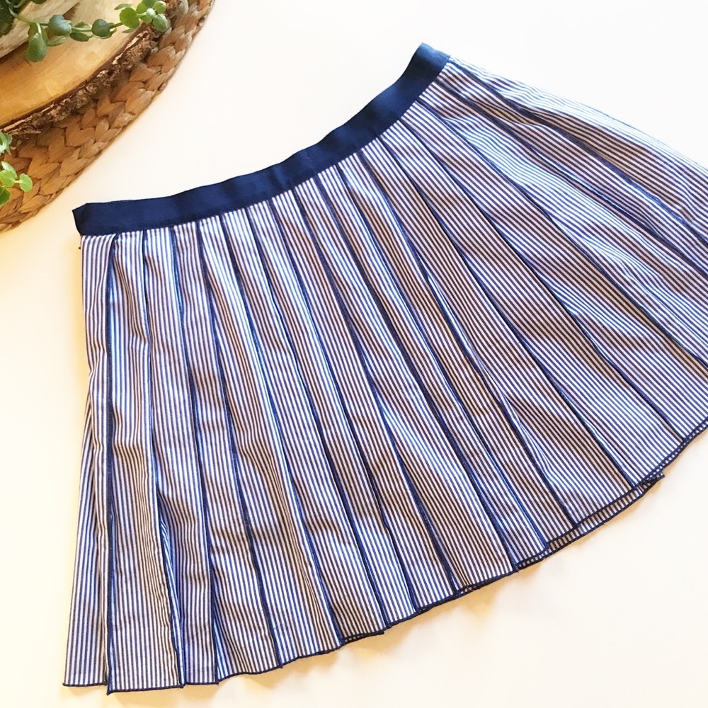 🐳 Vineyard Vines Poplin Striped Pleated Skirt 🐳